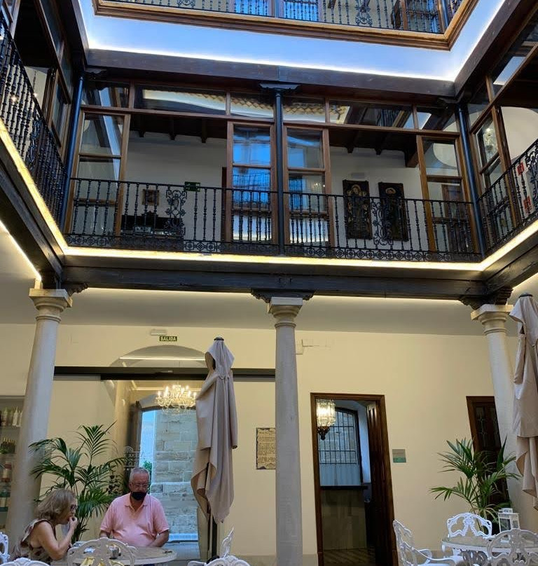 Hotel Alvar Fanez主图