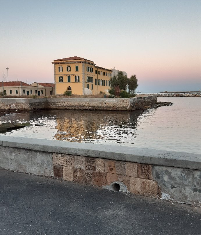 Scoglio della Regina-里窝那必去景点