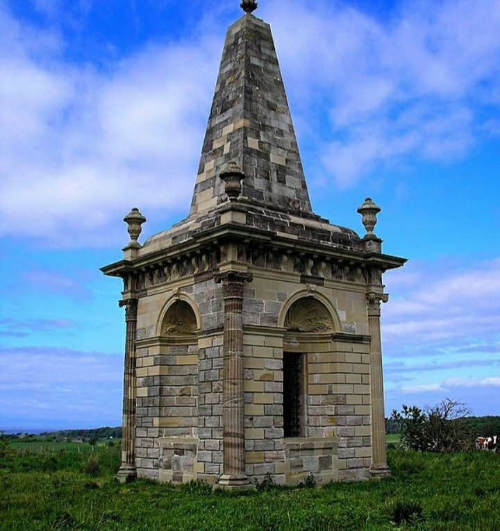 Macrae Monument景点图片