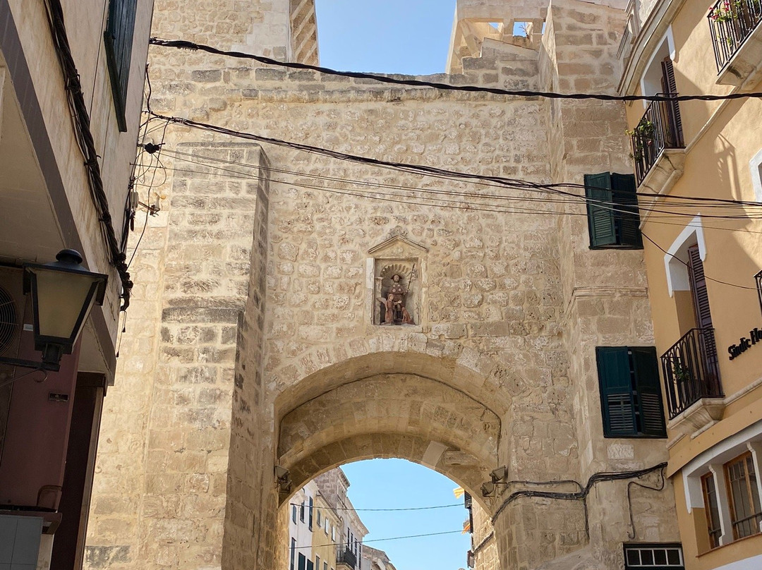 Portal de Sant Roc-Mahon必去景点