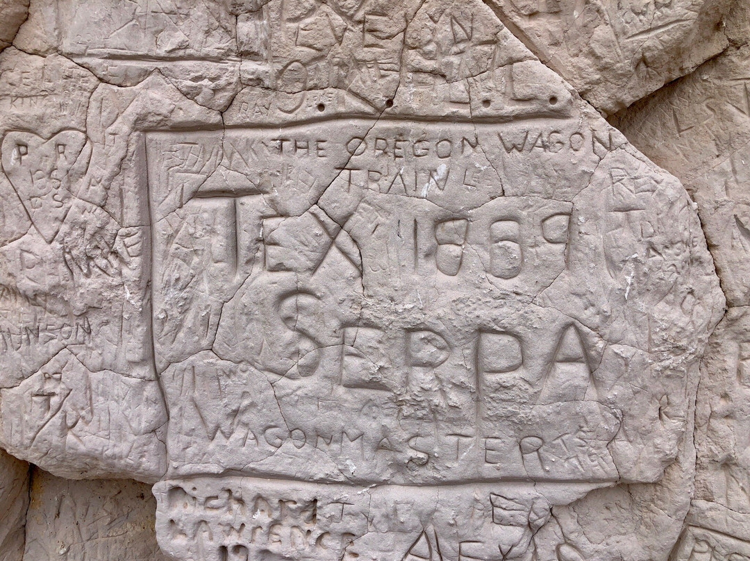 Register Cliffs-Guernsey必去景点