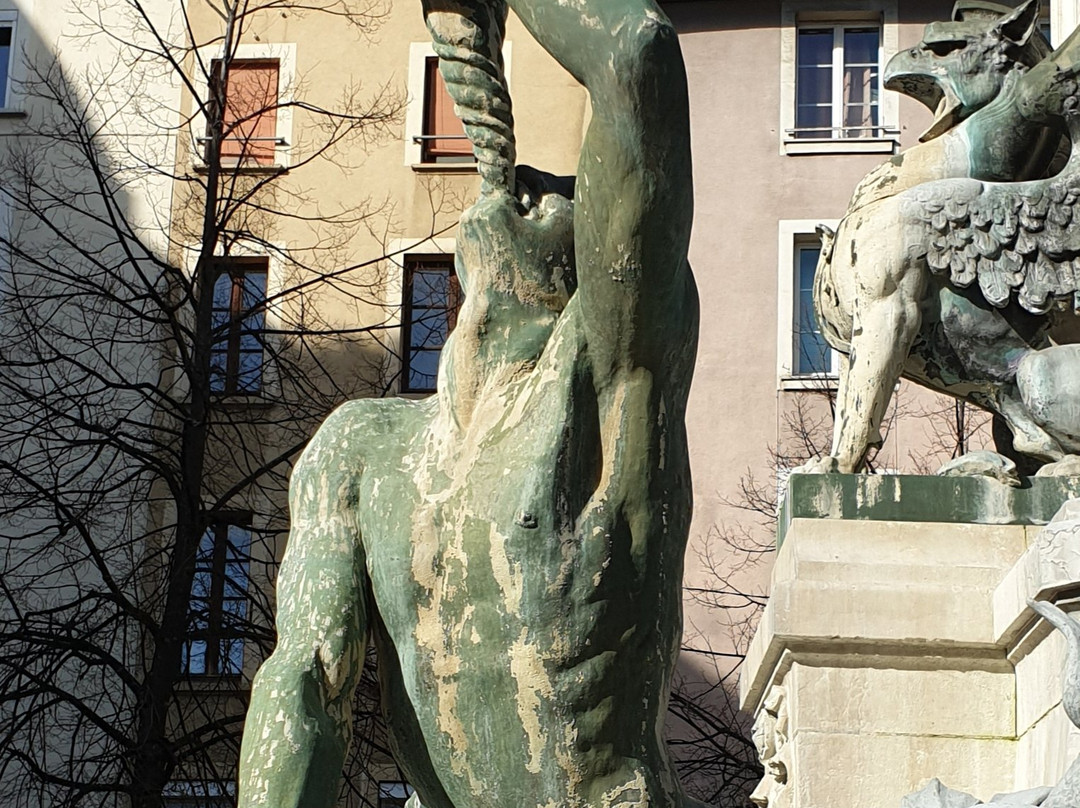 Fontaine des Trois Ordres-格勒诺布尔必去景点