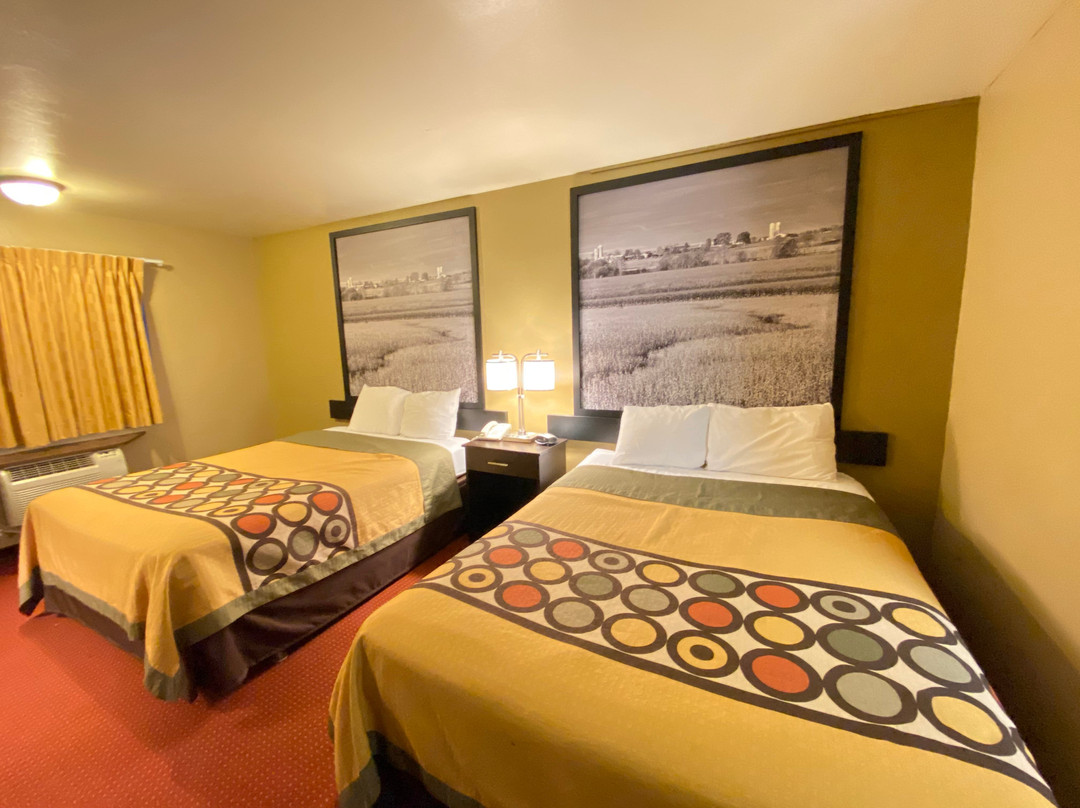 Super 8 by Wyndham Eau Claire WI主图