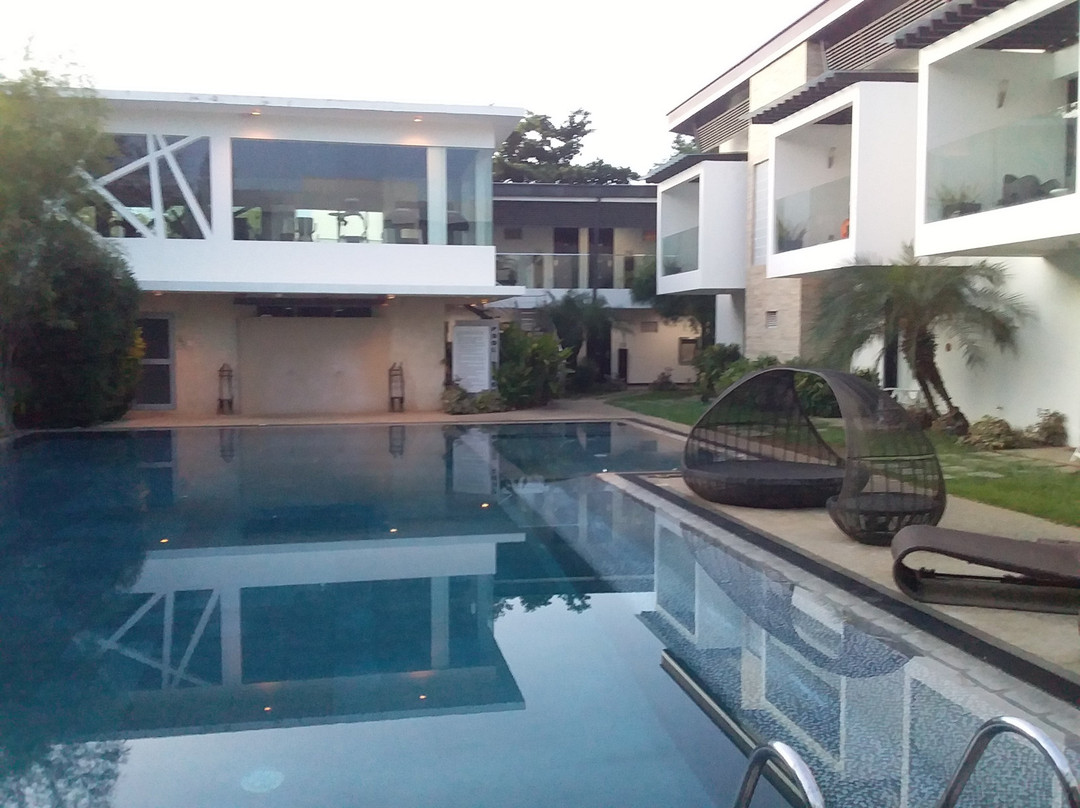 万马纳洛广场酒店主图