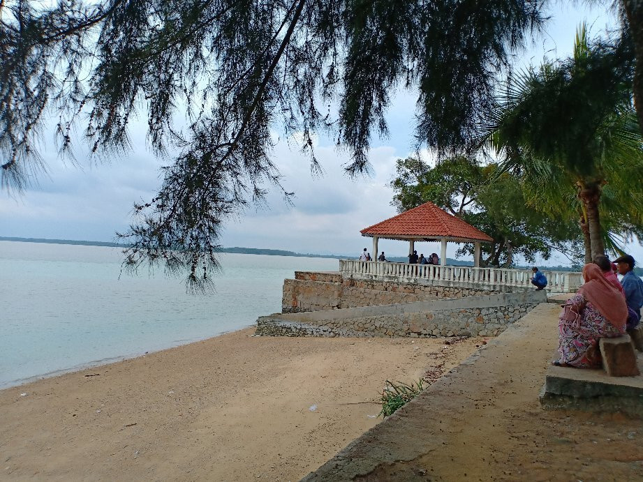 Pantai Minyak Beku (Frozen Oil village)景点图片