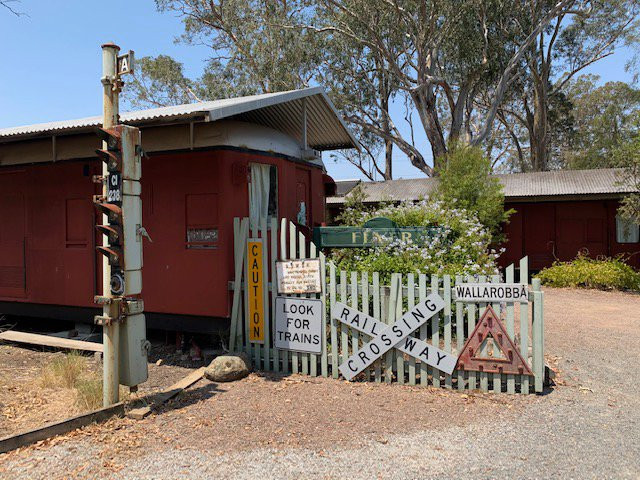 Carriageway Retreat主图