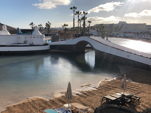 沙滩度假村主图