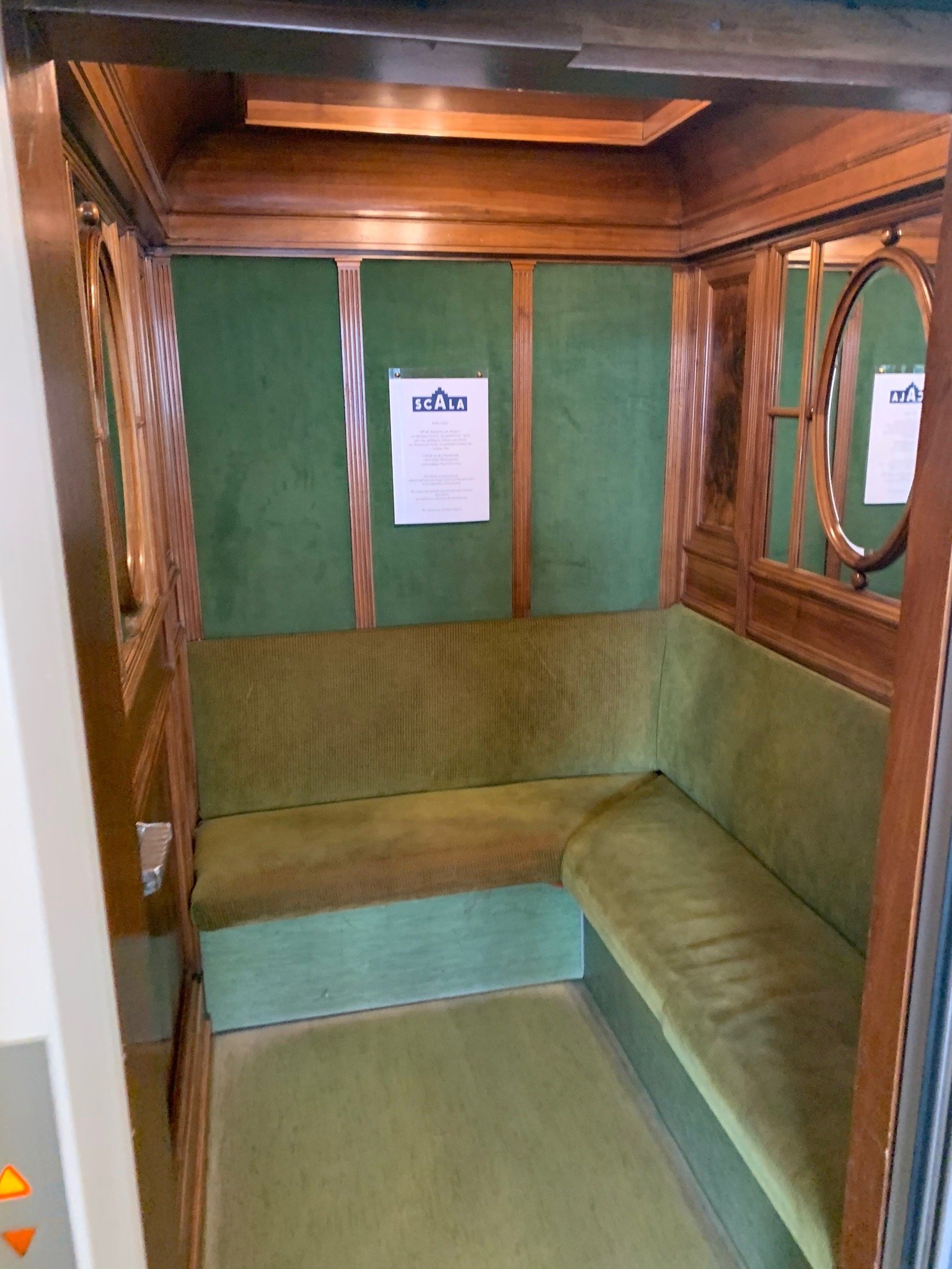 岳罗普酒店-官方