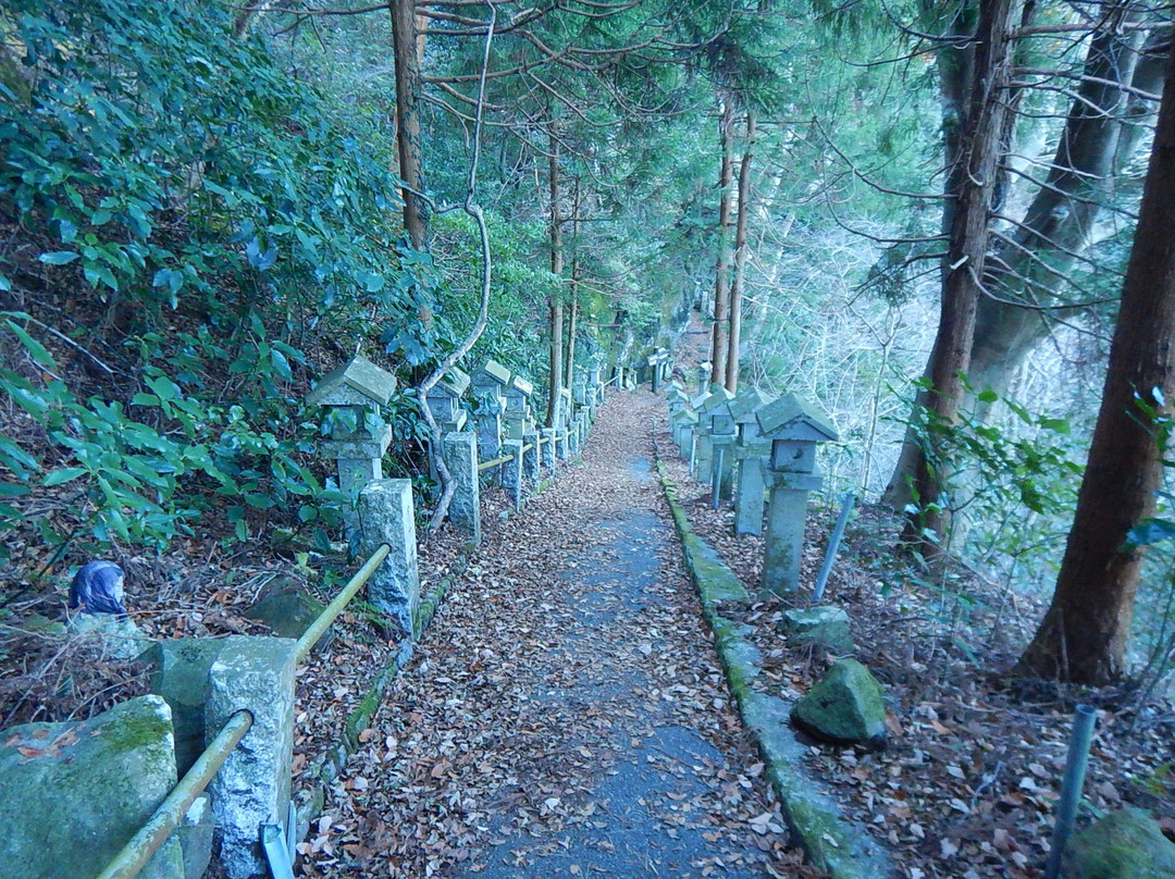 Shishido Iwaya Caves-汤河原町必去景点