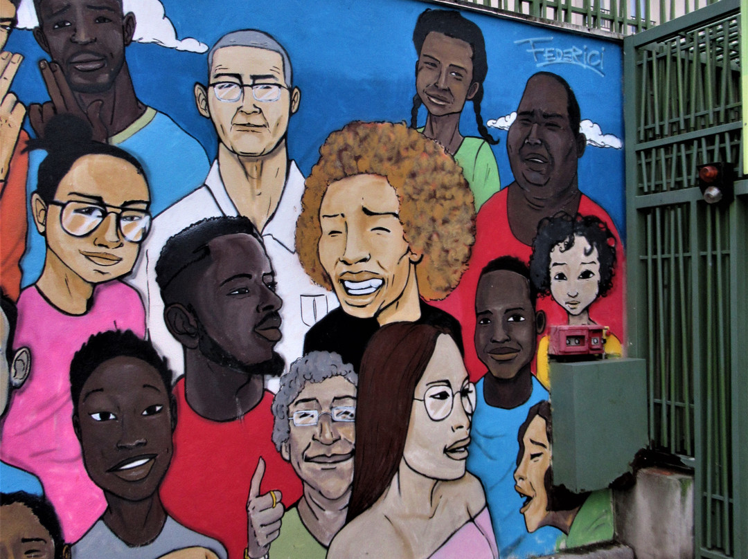 Fresque "Henri Barbusse"-Choisy-le-roi必去景点