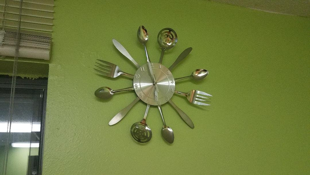 恩波里亚速8酒店主图