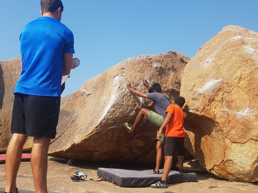 Tom and Jerry Climbing Shop-亨比必去景点