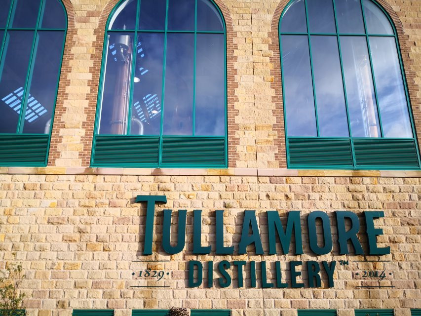 Tullamore D.E.W. Distillery Experience景点图片