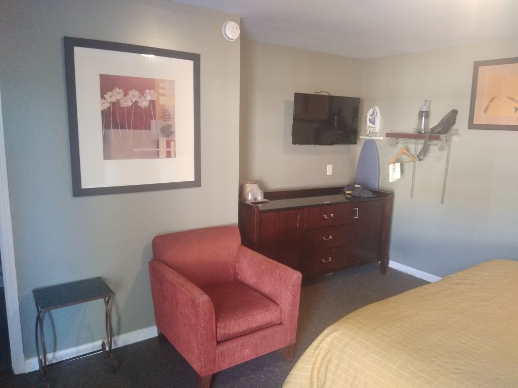 Jefferson Inn & Suites主图