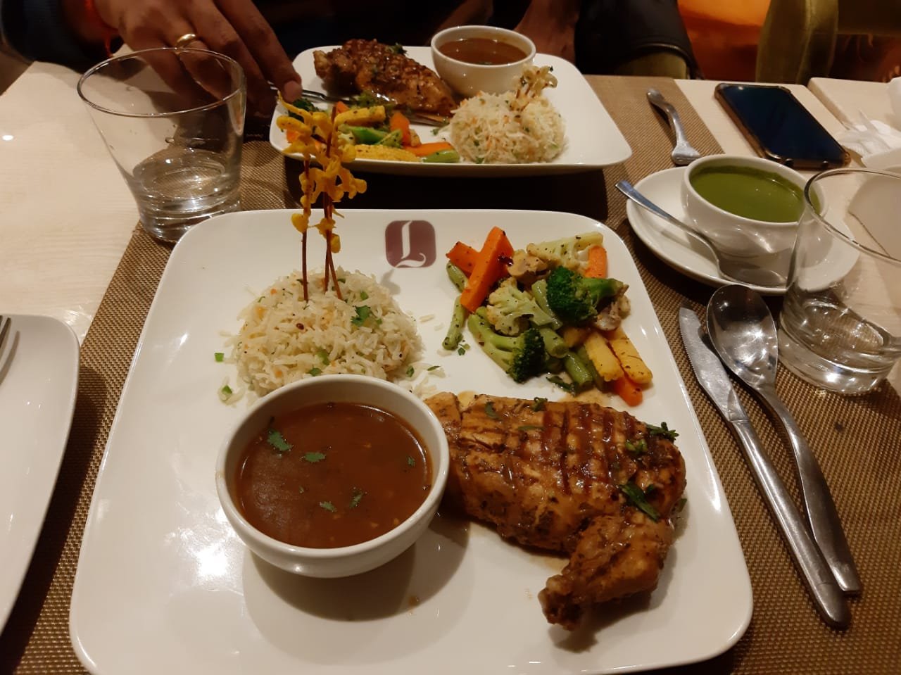 Diyalo Lords Plaza Birgunj-餐饮