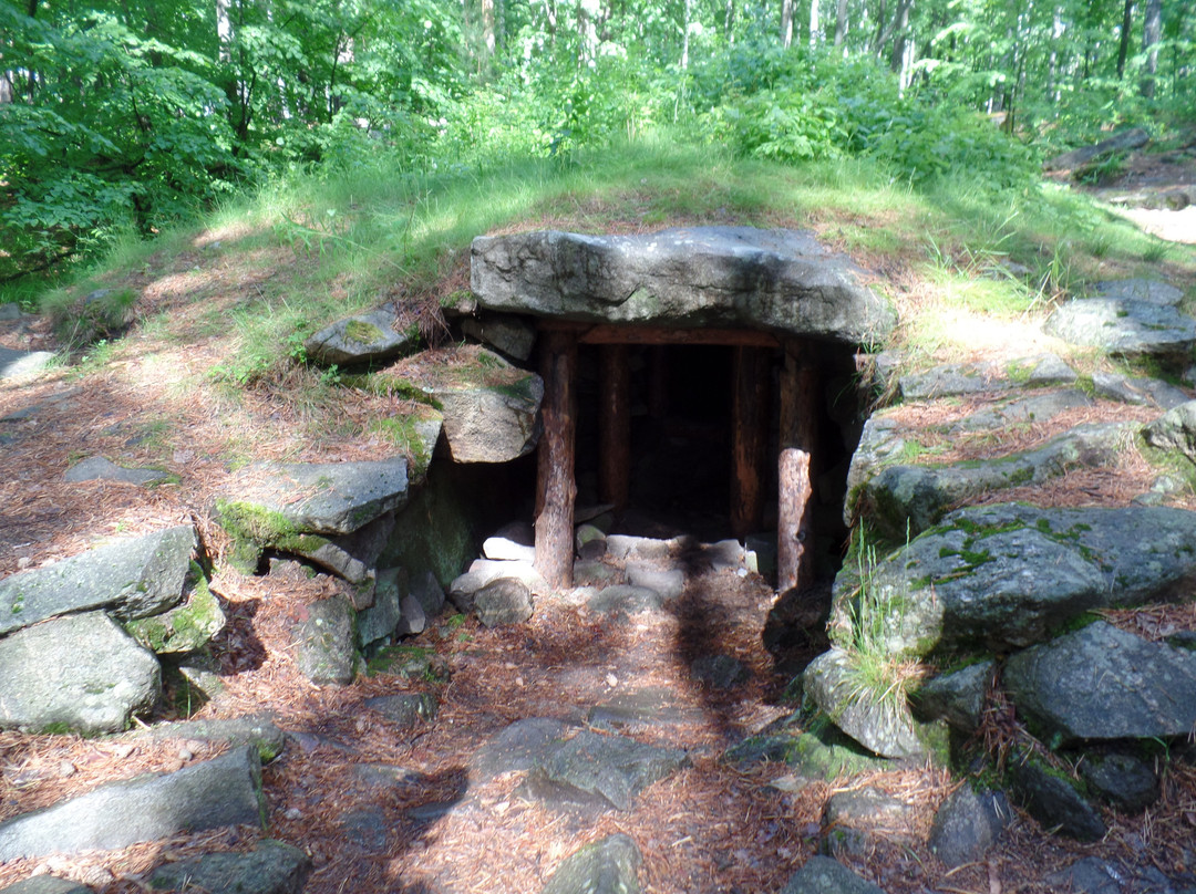 Megaliths of Vera Island景点图片
