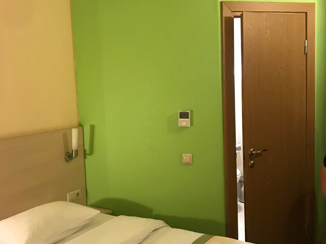 Open City Hotel主图