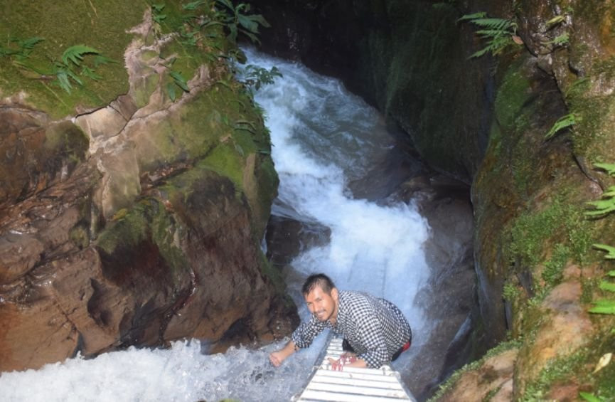 Piedras Colgantes de Samaniato-Kimbiri District必去景点