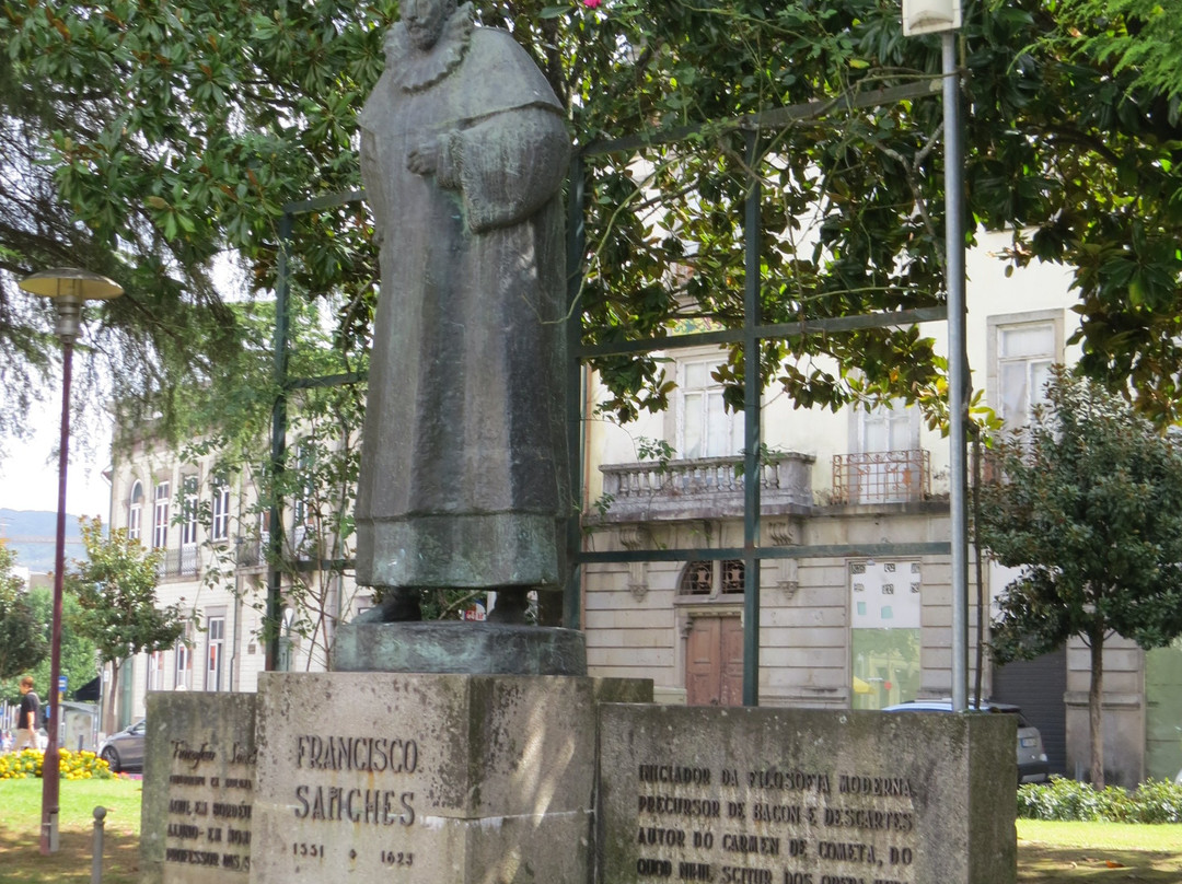 Estatua a Francisco Sanches-布拉加区必去景点