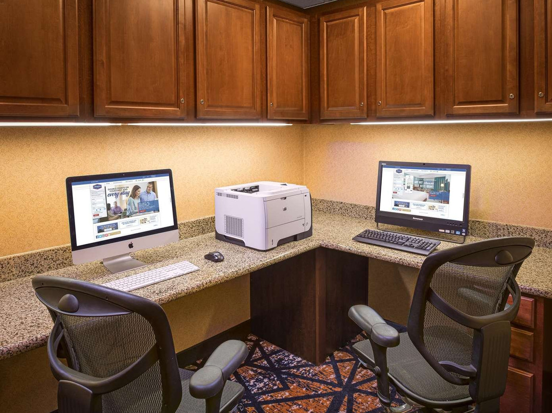 温莎索诺玛酒乡希尔顿恒庭旅馆&套房酒店主图