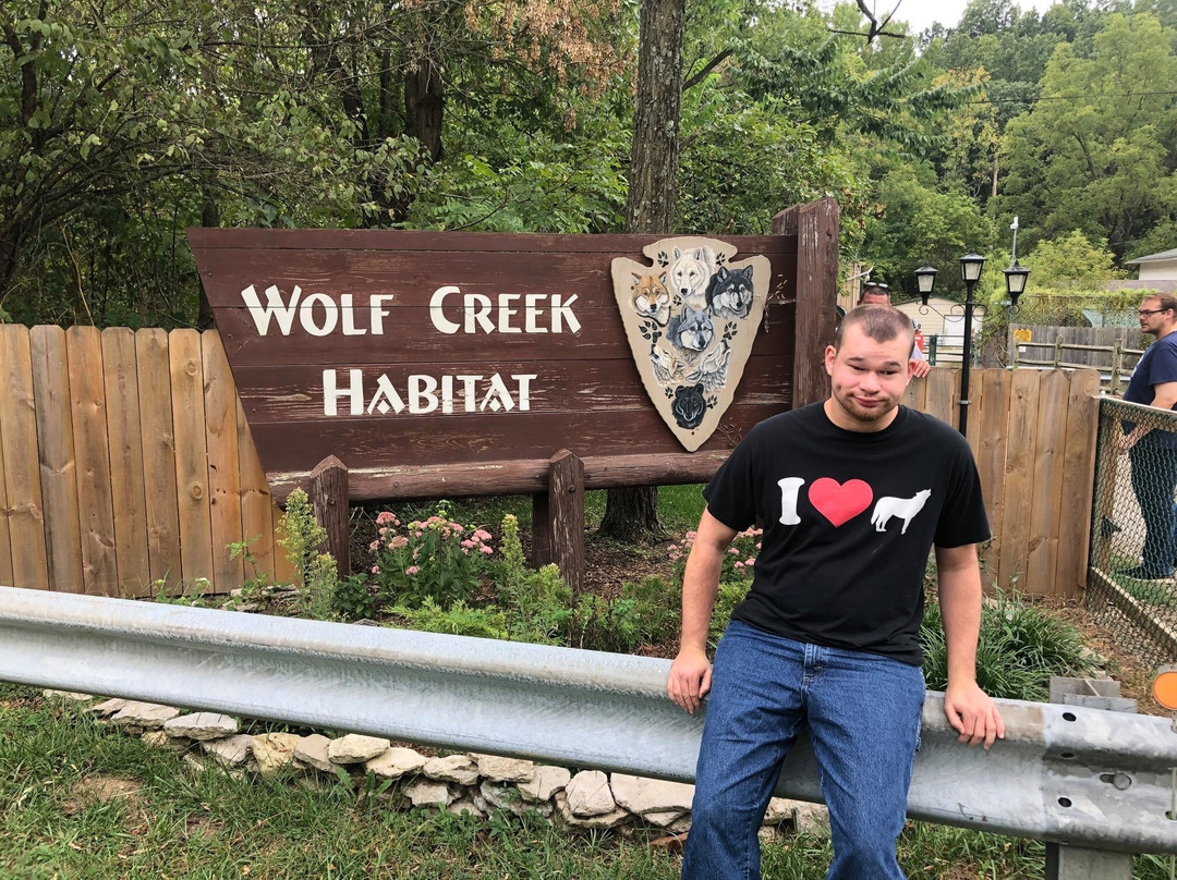 Wolf creek habitat and rescue景点图片
