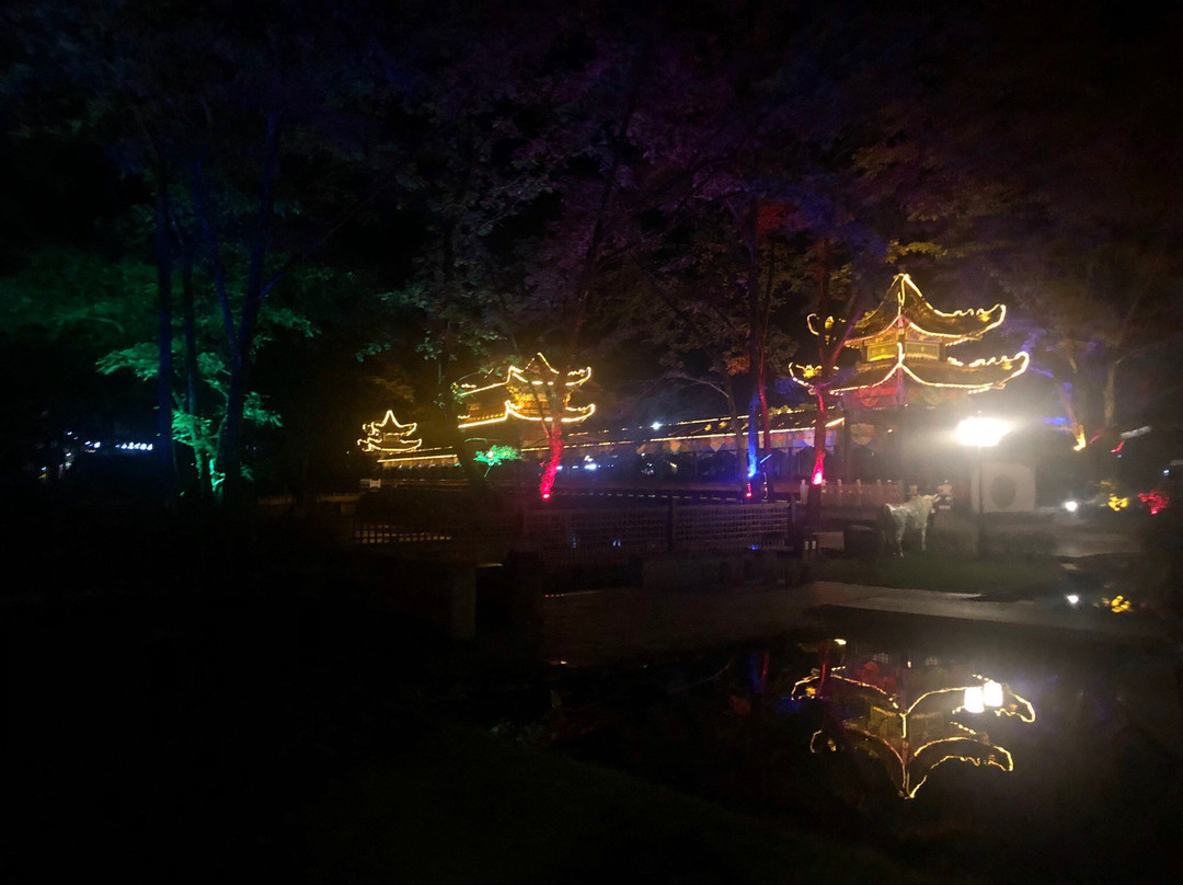 梵净山栖溪度假酒店主图