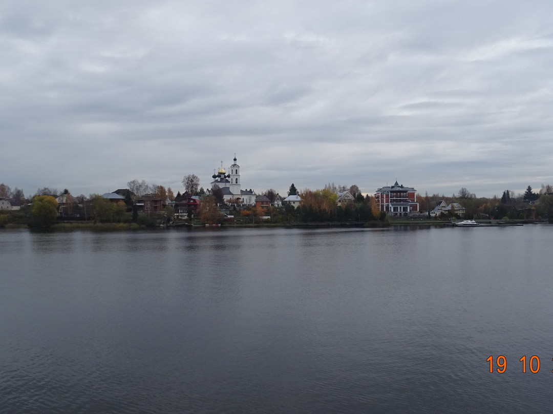 Vozdvizheniya Chestnogo Kresta Gospodnya Church-Sverdlovo必去景点
