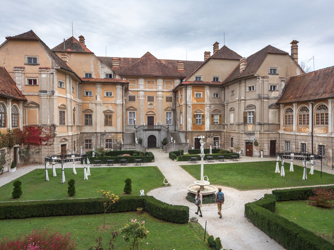 Schloss Statenberg-普图伊必去景点