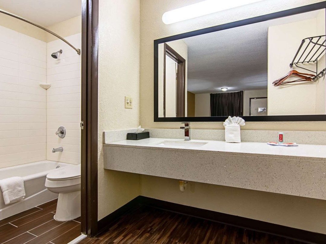 Econo Lodge Inn & Suites Matthews – Charlotte主图