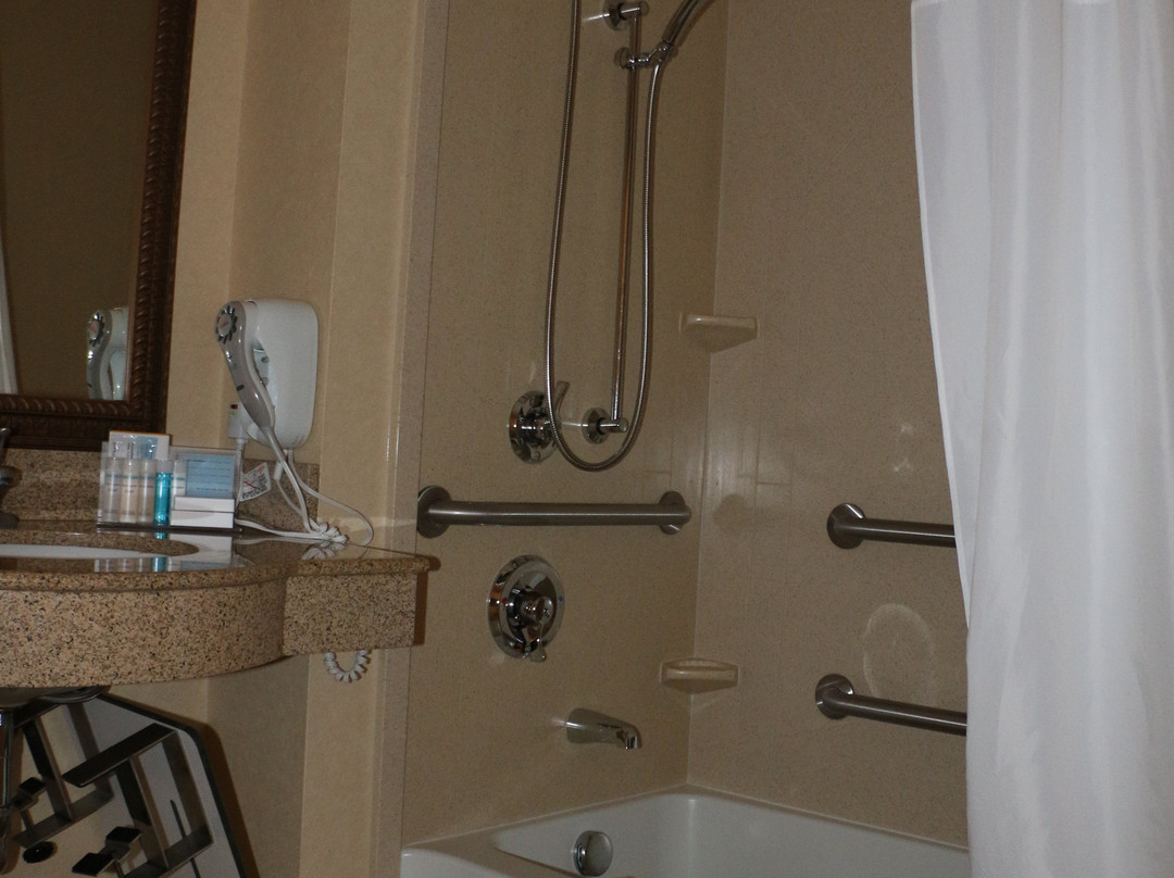 Hampton Inn & Suites Burlington主图