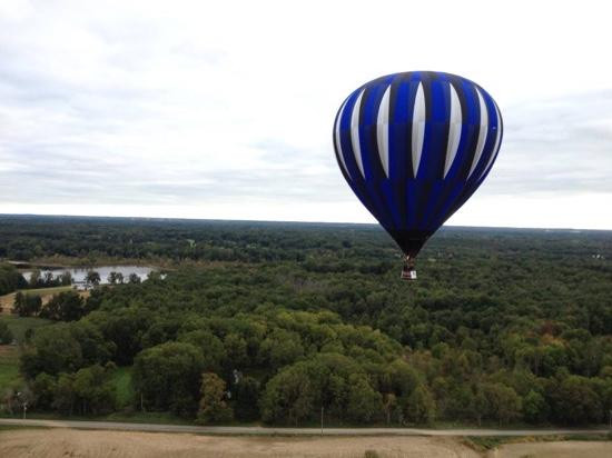 Magic Clouds Balloon Corporation景点图片