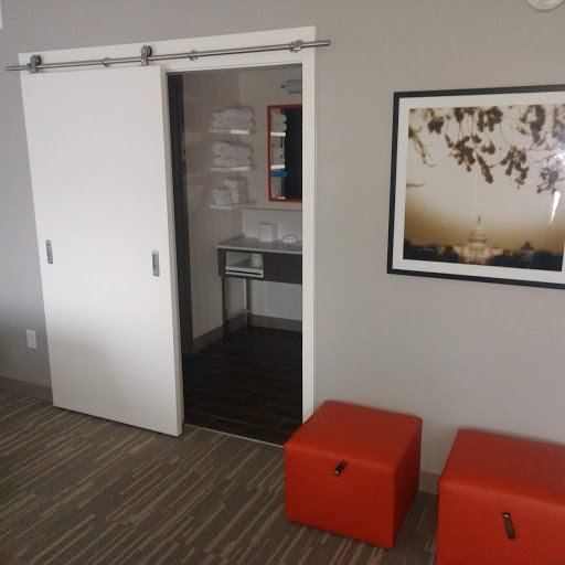 Hampton Inn & Suites Glenarden/Washington DC-浴室