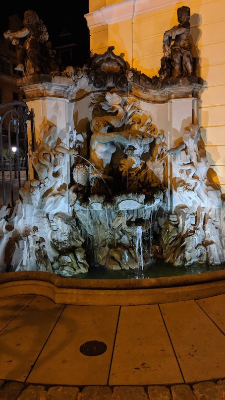 Najadenbrunnen I und II-德累斯顿必去景点