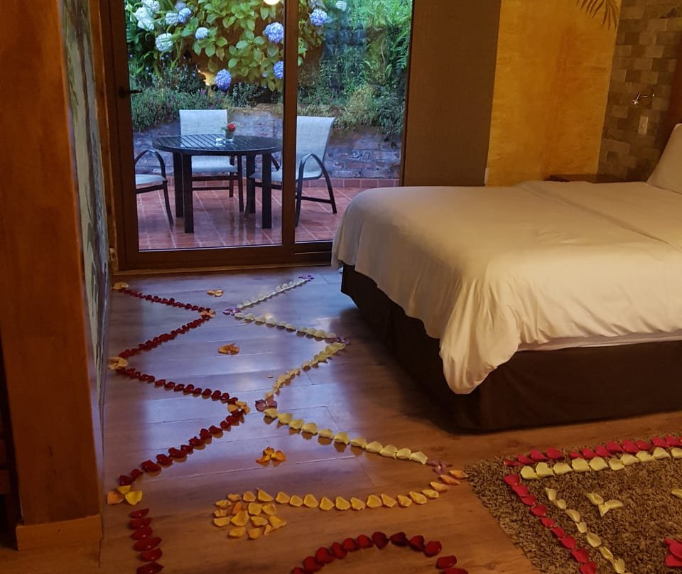 露娜火山探险水疗中心主图