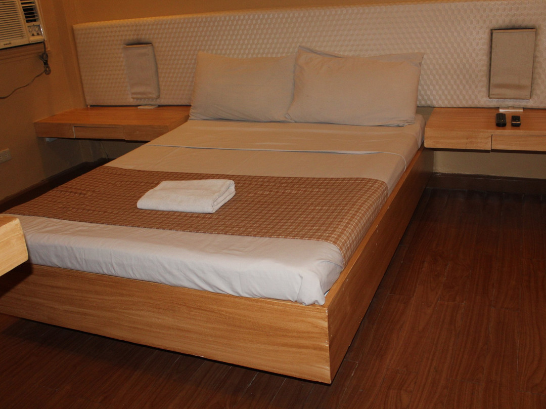 奥兰治圣胡安广场酒店主图