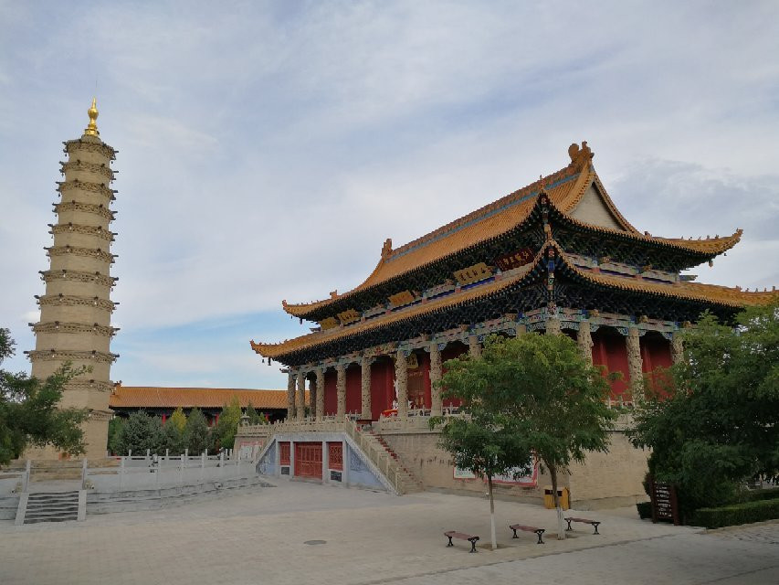 罗什寺塔景点图片
