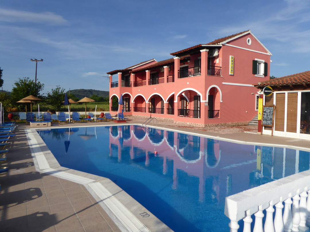 Ektor Apartments主图