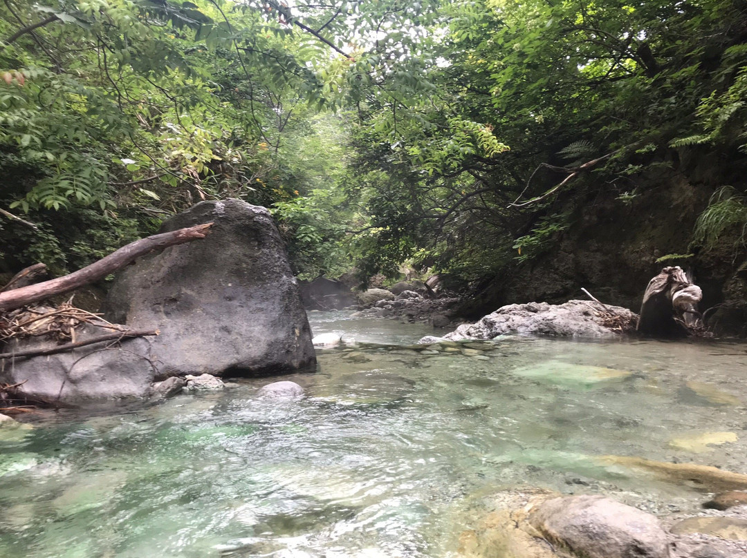 Kawarage Oyutaki Falls-汤泽市必去景点