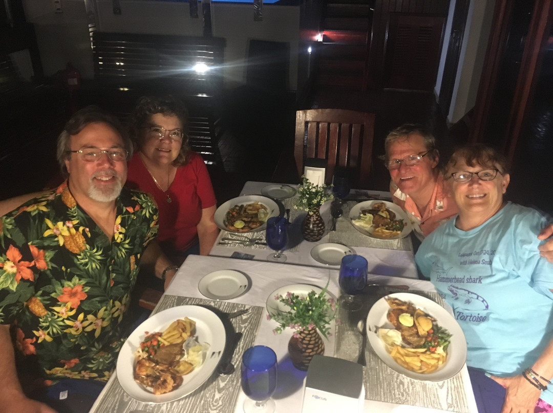 机场海滩酒店主图