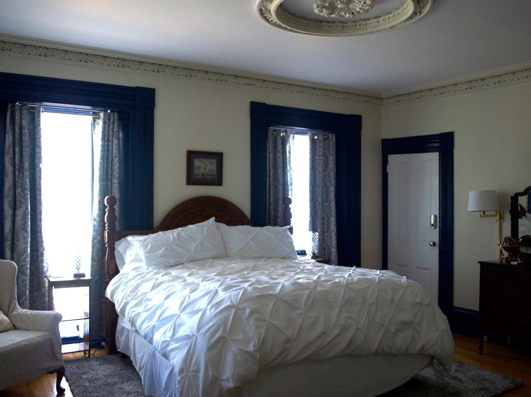 The Tipsy Butler Bed and Breakfast主图