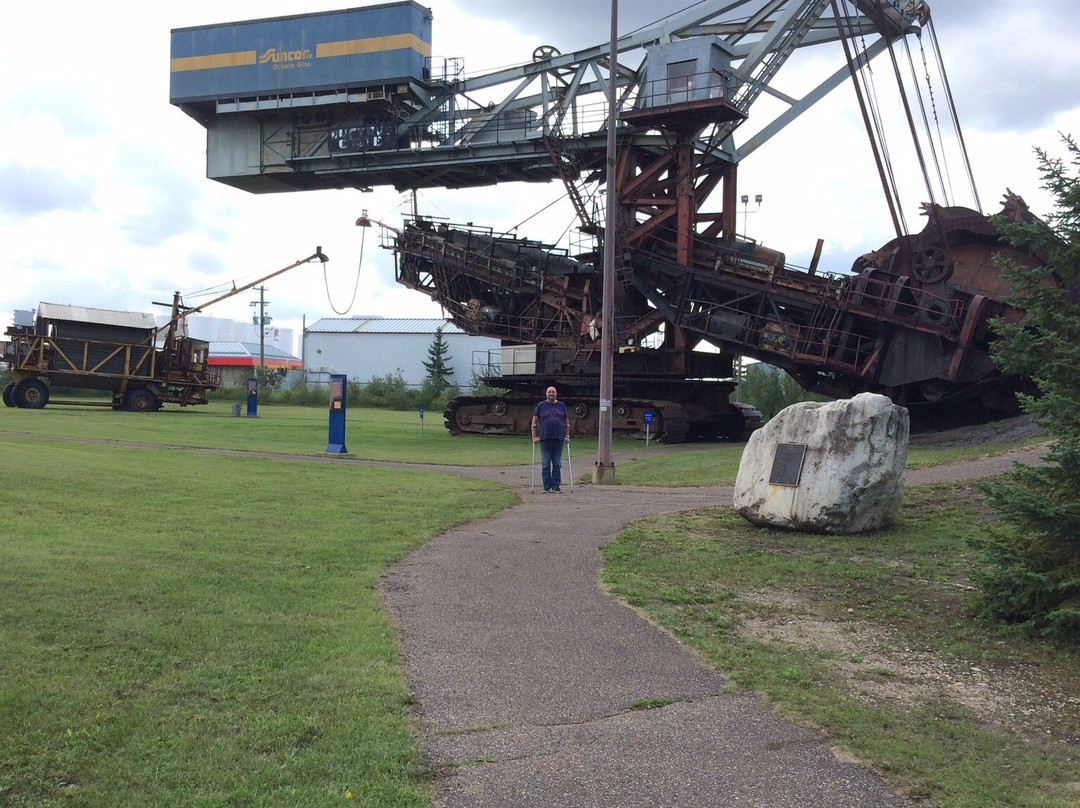 Oil Sands Discovery Centre景点图片