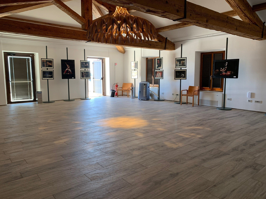 Collezione d'arte della Fondazione Cassa di Risparmio di Volterra-沃尔泰拉必去景点