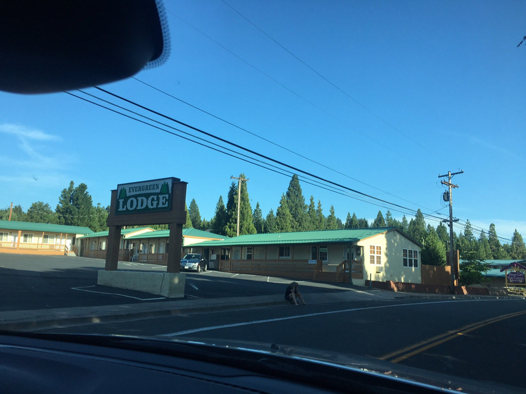 Evergreen Lodge主图