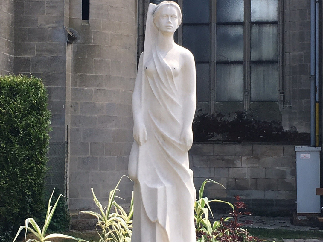 statue Marie Fouré景点图片