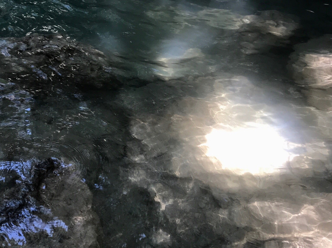 Oenesu Waterfall景点图片
