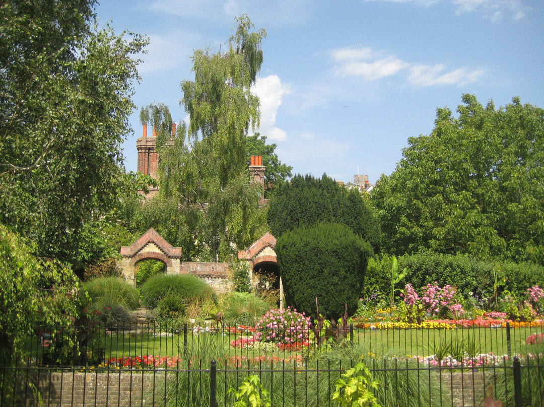 Southover Grange Gardens景点图片