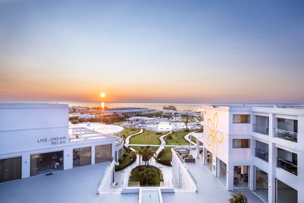 Asterias Beach Resort-官方