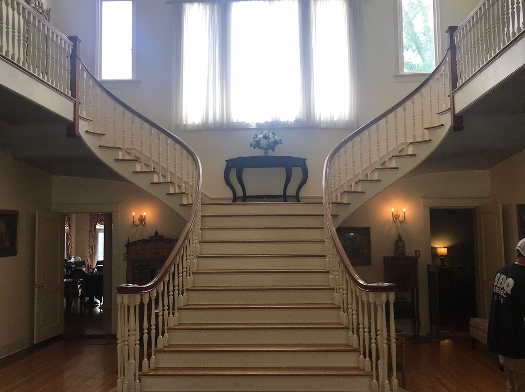 Oak Crest Mansion Inn主图