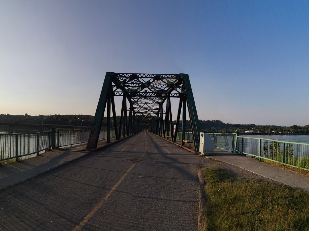 Pont de Sainte-Anne景点图片