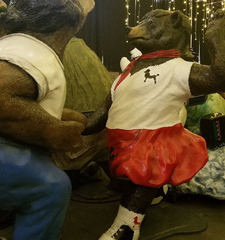 Bear Hotel Artworks Museum-格兰茨帕斯必去景点